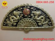 Tranh quạt đồng song long trầu nguyệt màu vàng