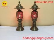 Đôi đèn thờ bằng đồng màu hun xanh giả cổ