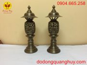 Đôi đèn thờ bằng đồng màu hun xanh giả cổ