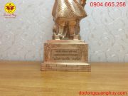 phần đế tượng Trần Hưng Đạo bằng đồng đỏ cao 42cm