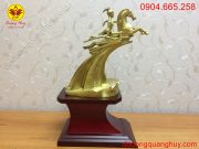 Tượng Thánh Gióng bằng đồng