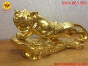 Tượng Hổ bằng đồng dát vàng 9999 hoa văn sắc nét