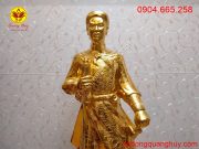 Tượng trần Hưng Đạo dát vàng 9999 sắc nét và tinh xảo