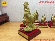 Tượng gà đồng hoa hồng sắc nét và tinh xảo