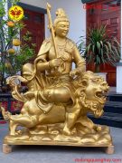 Tượng Văn Thù Bồ Tát bằng đồng đỏ phun nhũ vàng