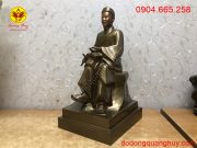 Tượng có diện thần thái và dáng ngồi ung dung