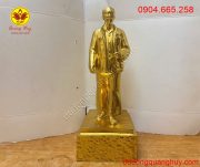 Tượng Bác Hồ bằng đồng mạ vàng